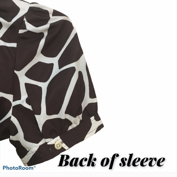 Banana Republic giraffe
print blouse size small - Picture 4 of 6